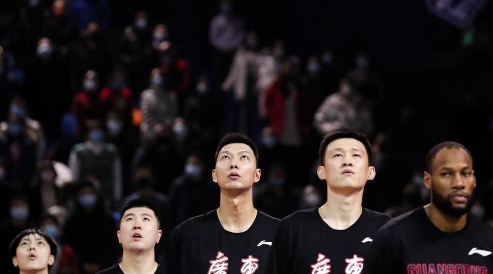 被cao哭各种姿势跪趴打屁股